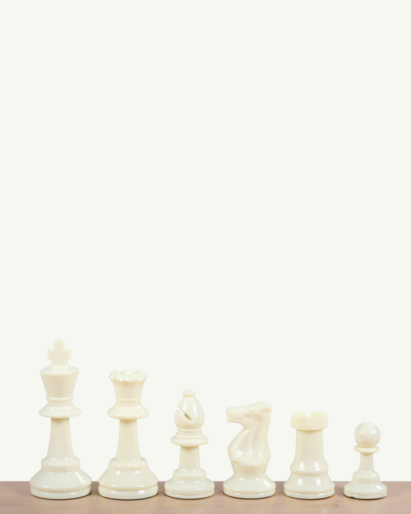 Pièces d'échecs staunton en plastique