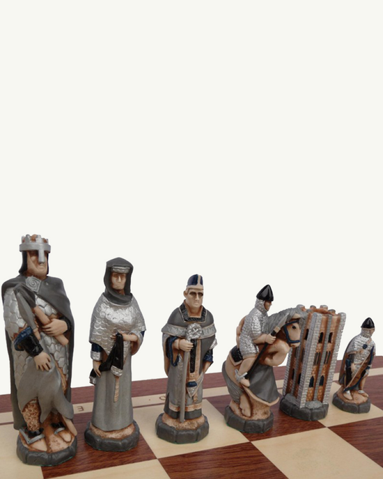 pièces d'échecs médiévales