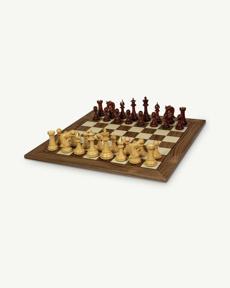 Plateau de jeu d’échecs en bois noble