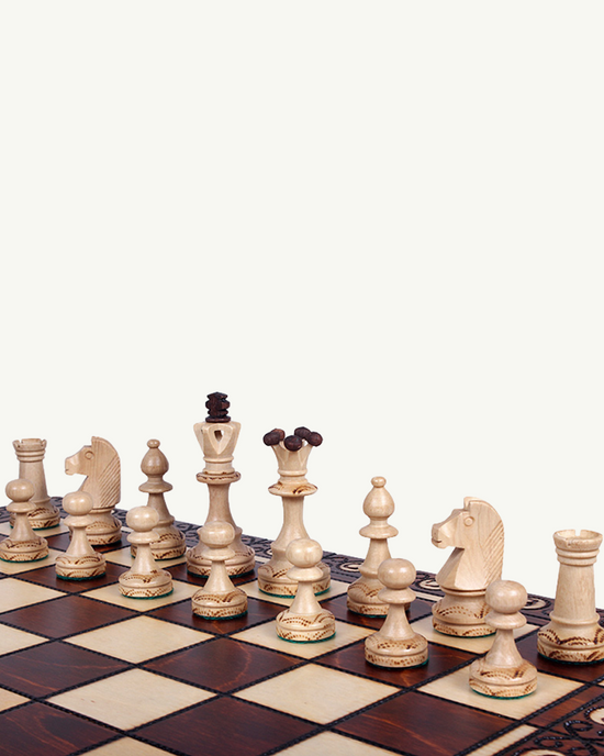 pièces échecs faites à la main