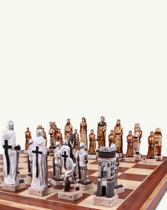 jeu d'échecs en bois style croisade